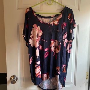 Maurices XXL 24/7 Navy Blue floral top